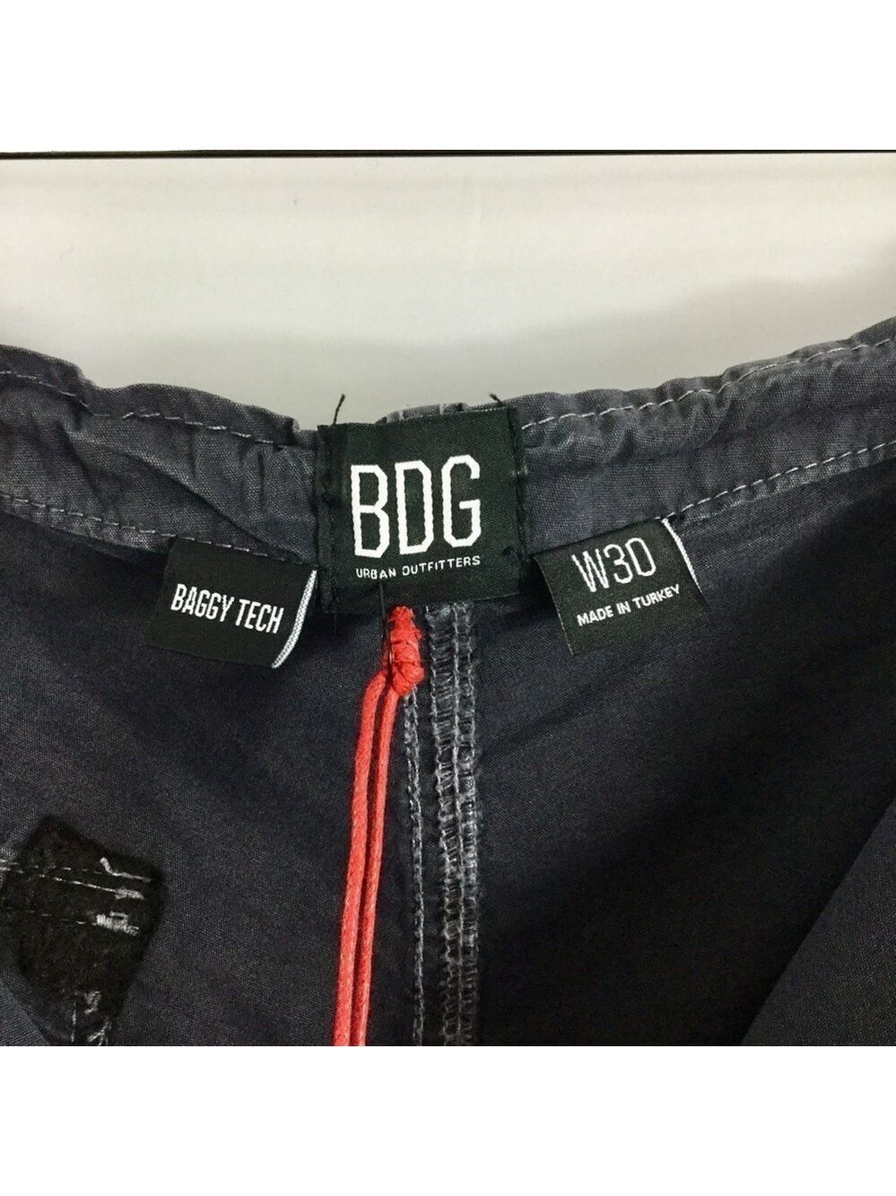BDG Urban Outfitters Baggy Tech Longline Cargo Shorts Oversized Fit 30W NWT - Picture 9 of 12